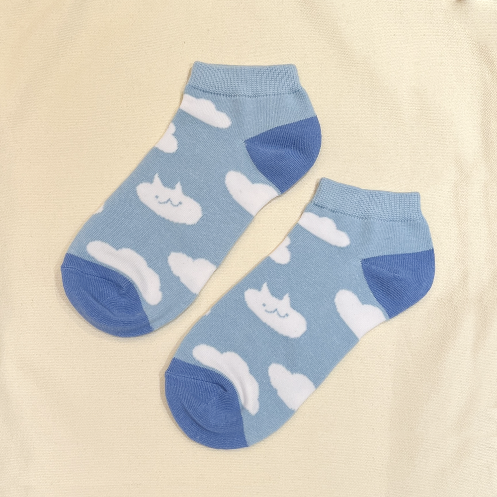 cloudy ankle socks
